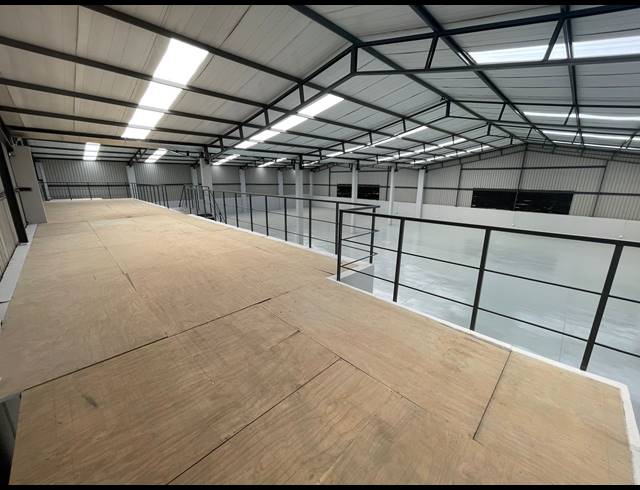 1,214M² WAREHOUSE TO LET IN COSMO BUSINESS PARK